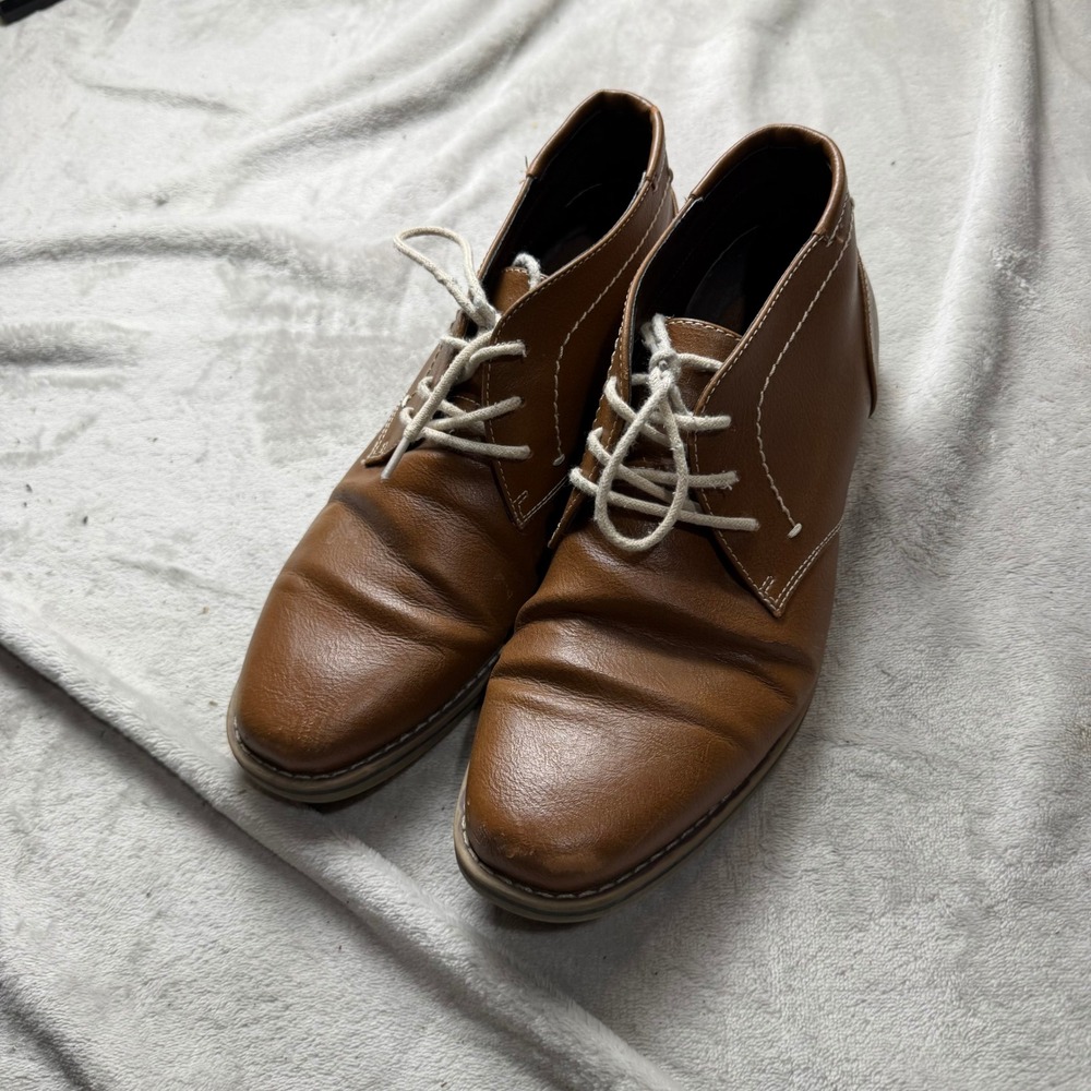 Sonoma Braydon Mens 9.5 Brown Faux Leather Chukka Desert Boots Contrast Stitch